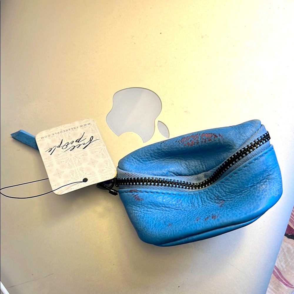 Free People Walk About Wristlet in Oxford, 100% leather, NWT (with stains)